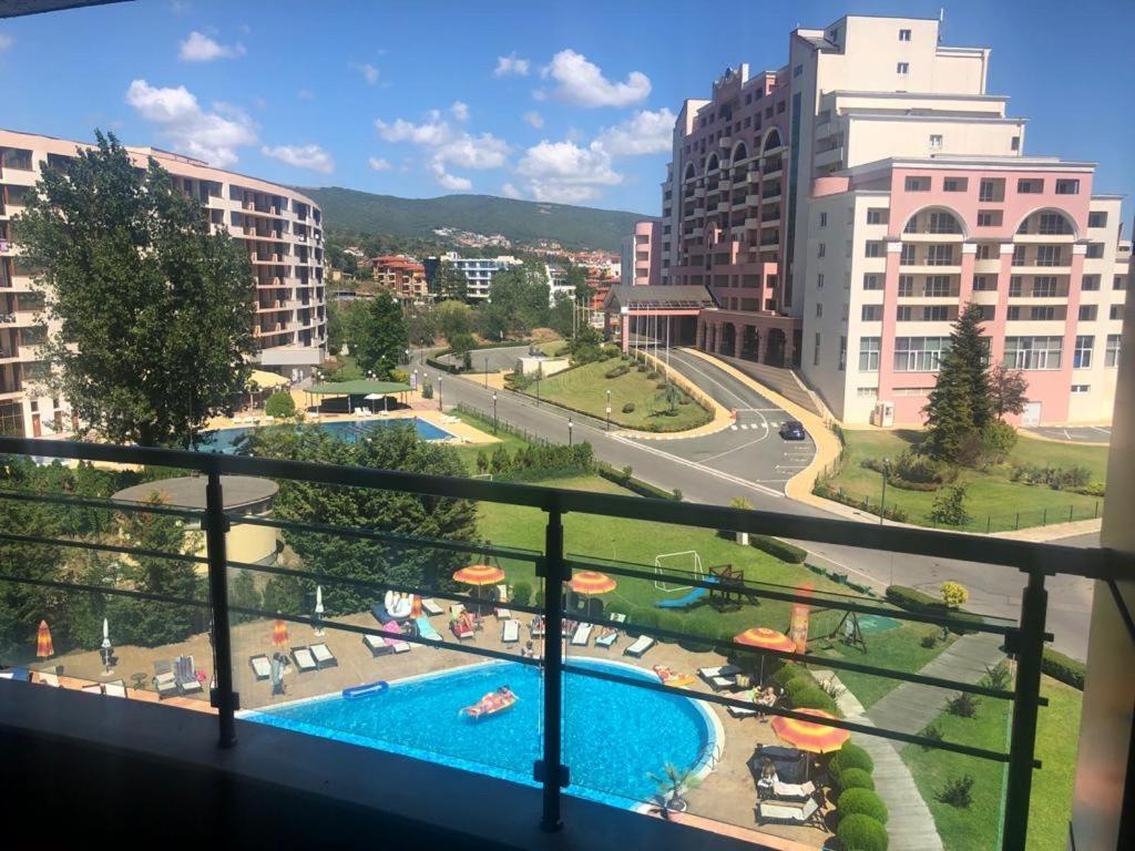 Apartment Sunny Beach Plaza 100 M Sea المظهر الخارجي الصورة