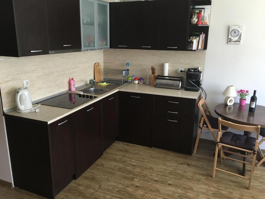 Apartment Sunny Beach Plaza 100 M Sea المظهر الخارجي الصورة