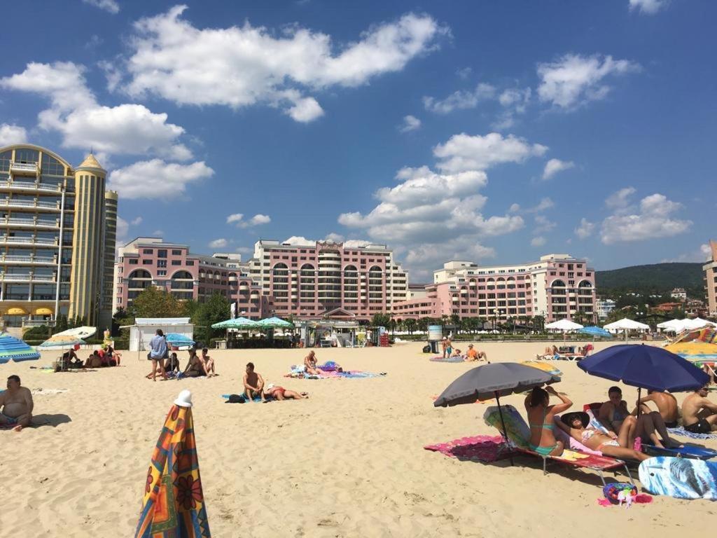 Apartment Sunny Beach Plaza 100 M Sea المظهر الخارجي الصورة