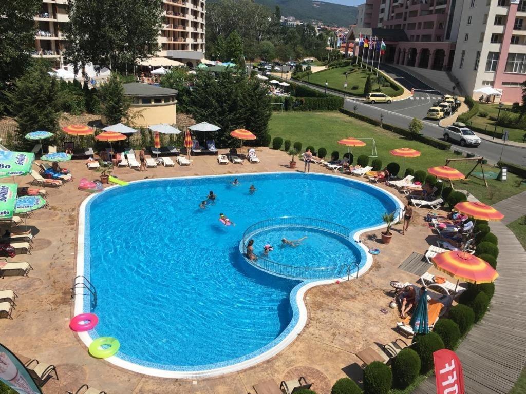 Apartment Sunny Beach Plaza 100 M Sea المظهر الخارجي الصورة