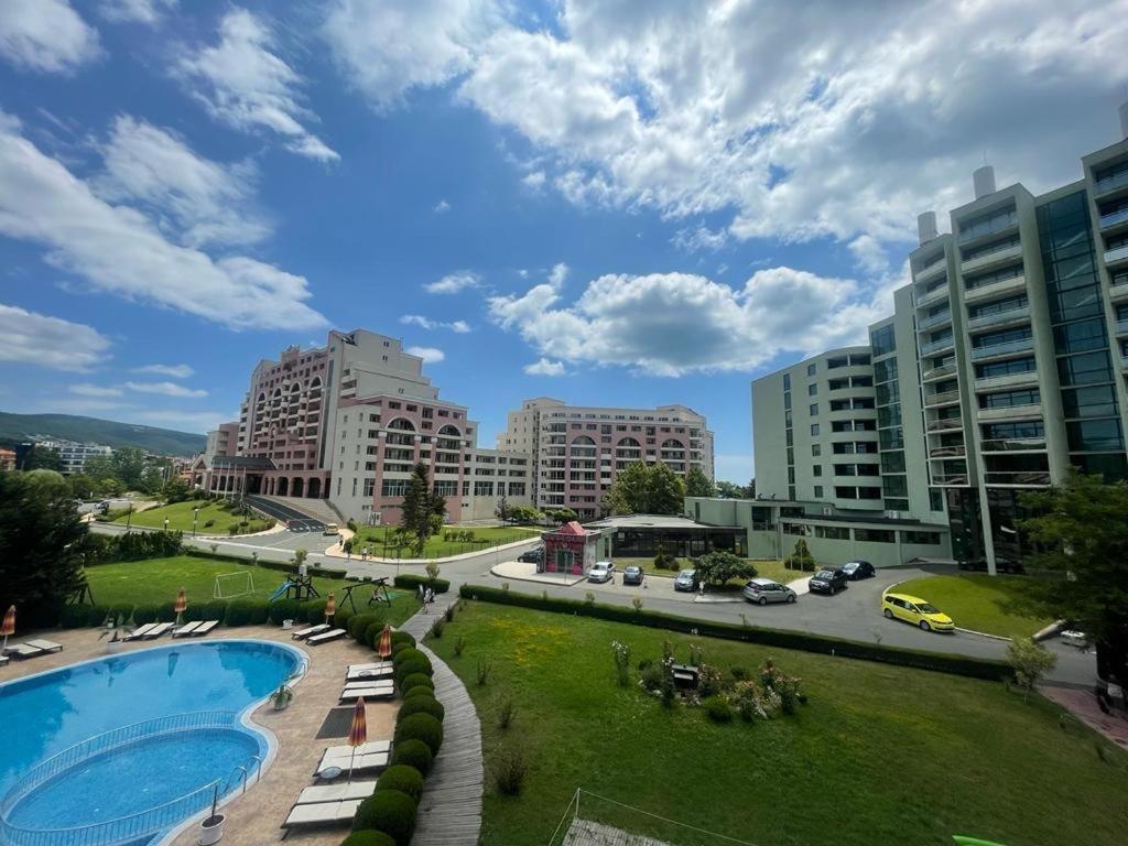 Apartment Sunny Beach Plaza 100 M Sea المظهر الخارجي الصورة